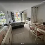 Vinas Apartman *